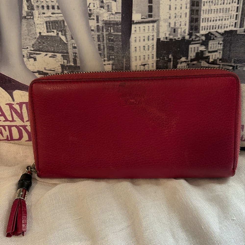 Gucci Leather Zip-Around Wallet with Tassel - Red